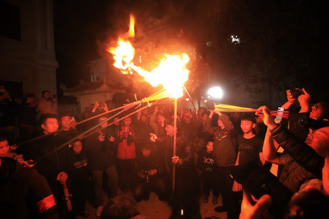 Lễ hội xin lửa đầu năm của người dân Phường Yên Nghĩa - Hà Đông