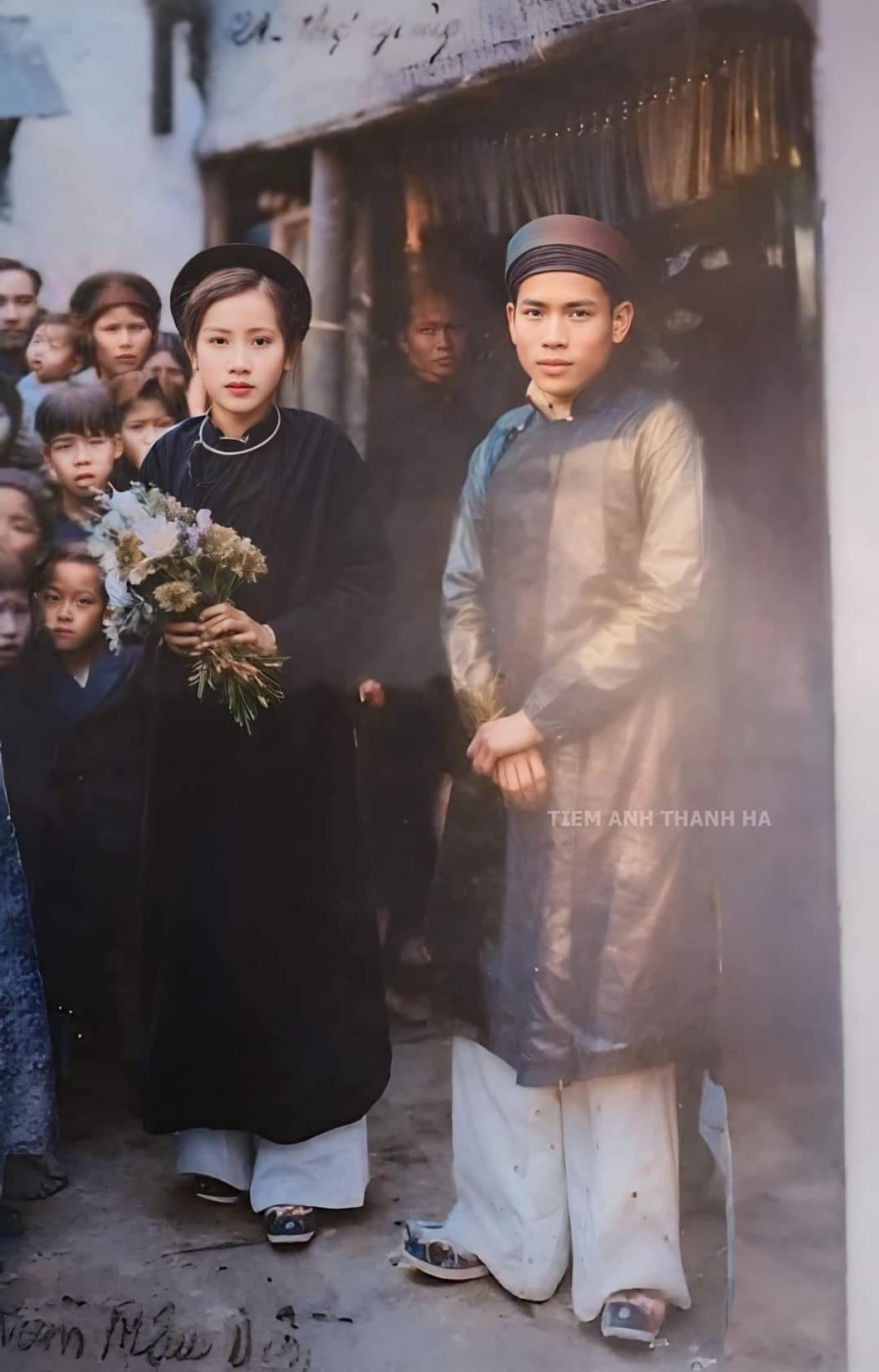 Ảnh cưới của một gia đình giàu có ở Hà Nội năm 1938.