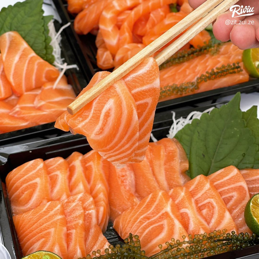 Sashimi cá hồi và mỳ sợi sashimi cá hồi giá sinh viên mà ngon tươi. - 27 nguyễn hữu thọ, quận 7