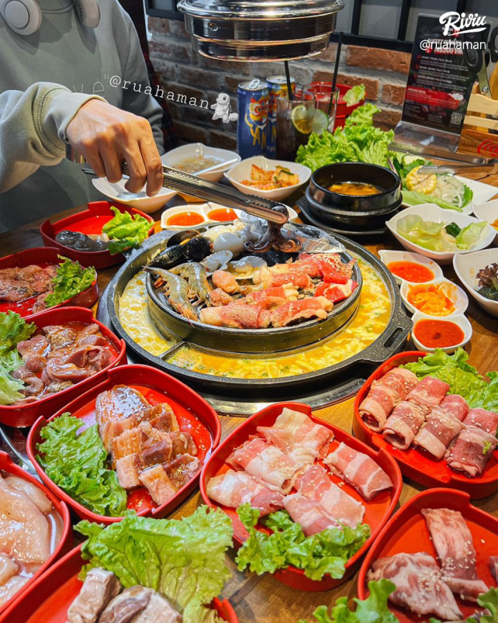Korean Grill - Buzza BBQ: - 235 Nguyễn Văn Cừ, Phường Nguyễn Cư Trinh, Quận 1
