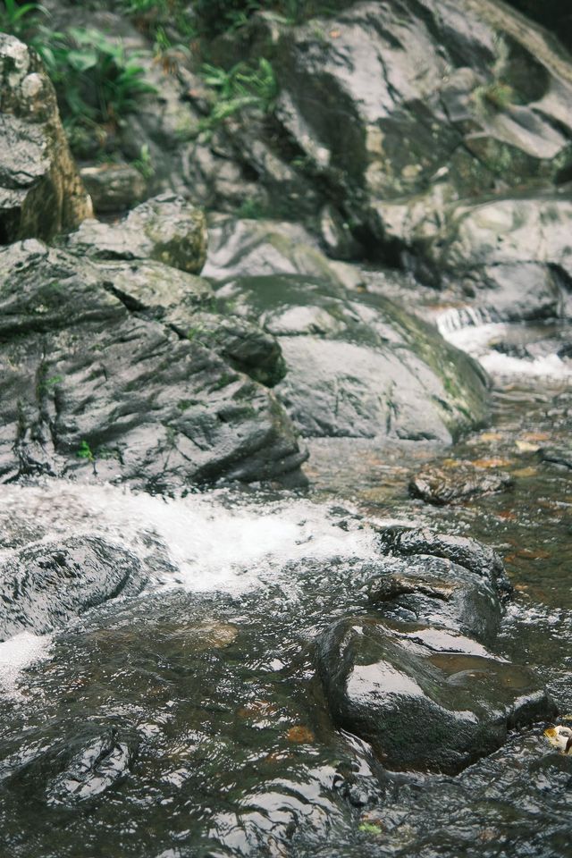 Một con thác nằm ở trong khu du lịch gần Hà Nội mà giờ mình mới biết đấy