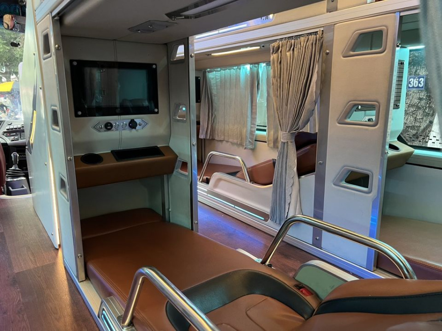 Những chiếc xe cabin, xe giường nằm, xe limousine Sapa trông vừa xinh đẹp, vừa duyên dáng lại rất hiện đại và thu hút ánh nhìn.