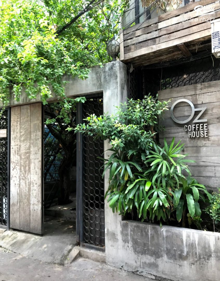 ️ Ngay khi đặt chân vào OZ Coffee House, bạn sẽ cảm nhận một thế giới lãng mạn của những...