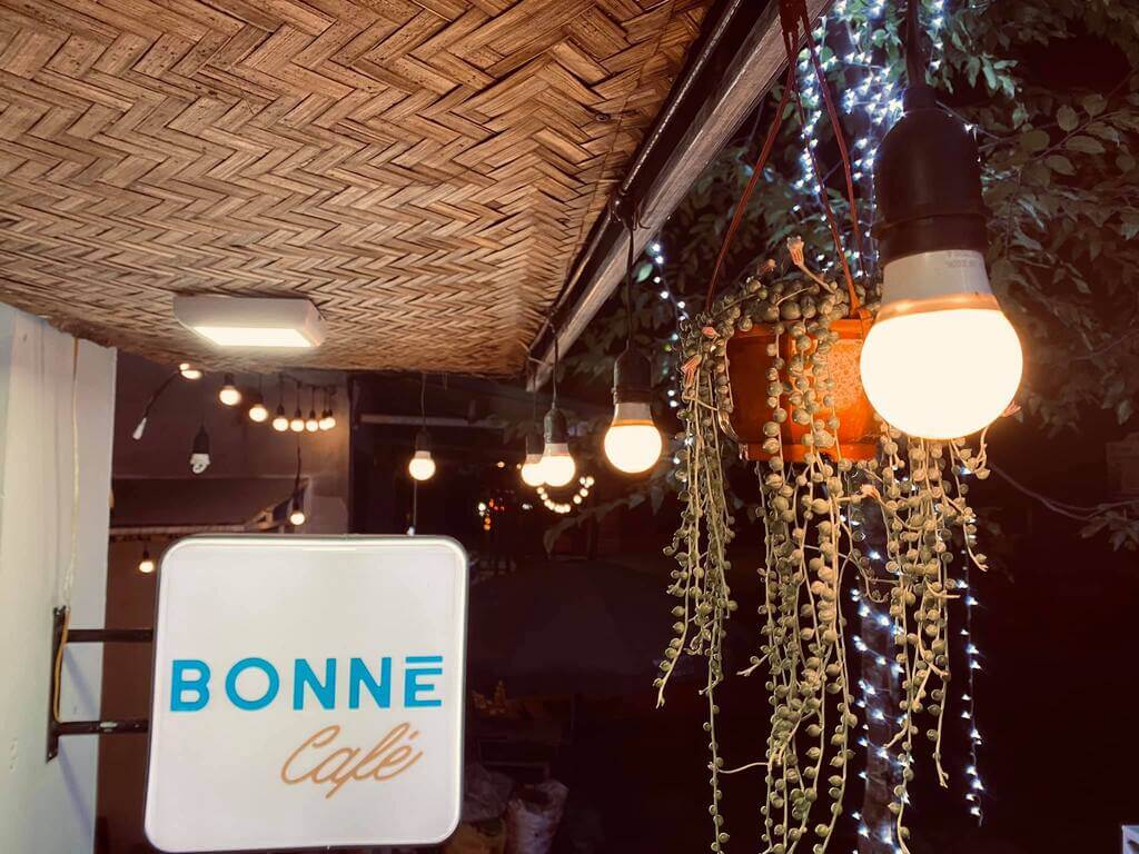 Review quán Bonné Cafe