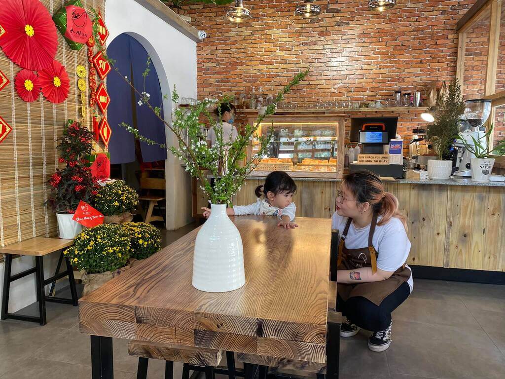 Review quán Hạ Nhiên Coffee Shop