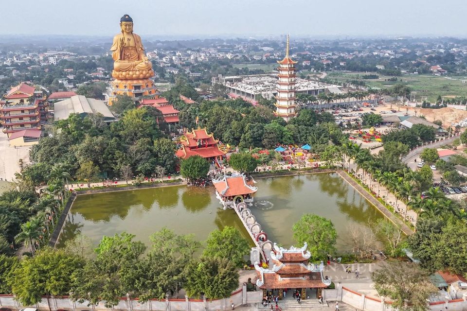 Chiêm ngưỡng đại tượng Phật cao 72 mét, bên trong có thang máy ở Sơn Tây