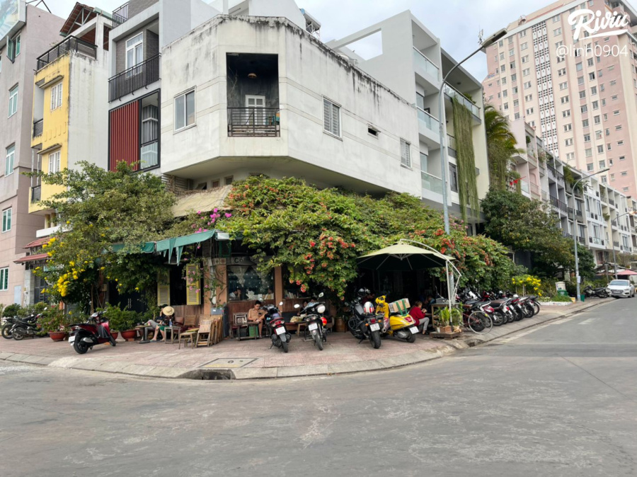 Tận hưởng một sáng Sài Gòn se lạnh ở Cỏ cafe. - 1C Mê Linh, Phường 19, Bình Thạnh