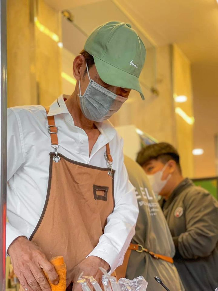 Ơn trời cà phê muối Chú Long đã có tại PĐB Nguyễn Huệ