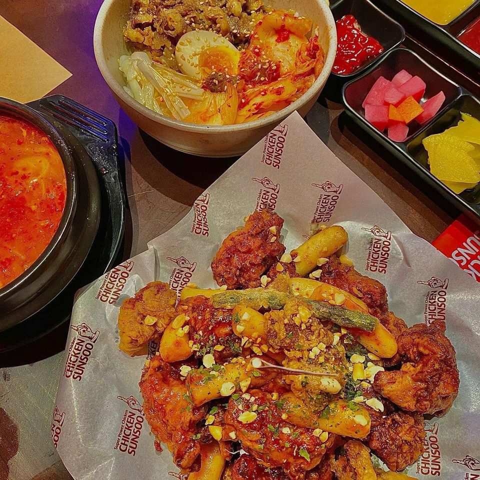 Chicken Sunsoo: Quán đẹp đúng chuẩn Hàn Quốc