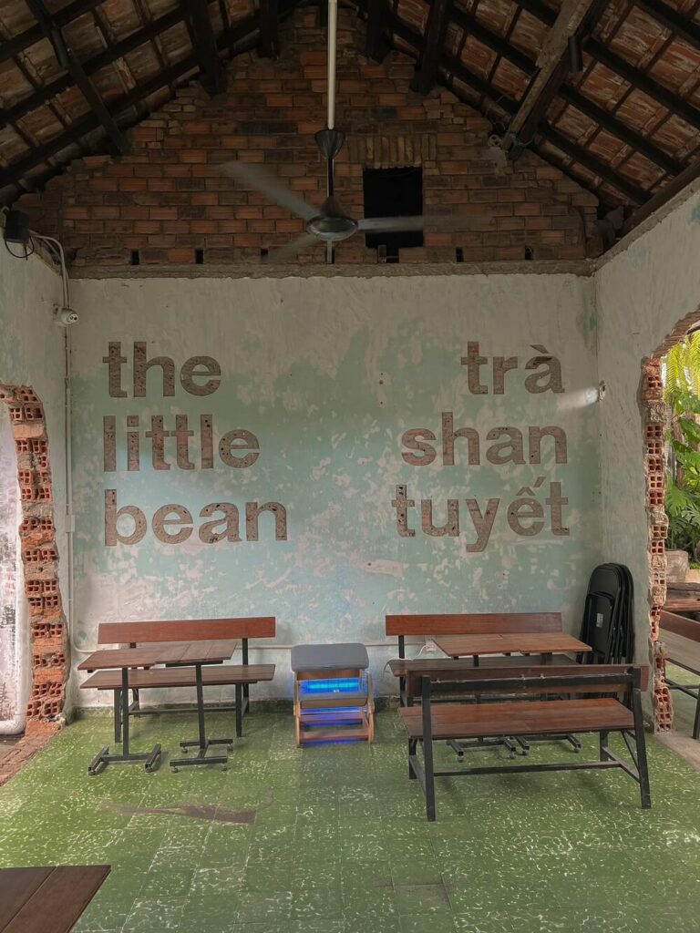 Review quán The Little Bean Coffee – Tiệm cafe tựa như khu vườn trên mây - Lầu 2, 75 Cao Thắng, Phường 3, Quận 3, TP Hồ Chí Mình