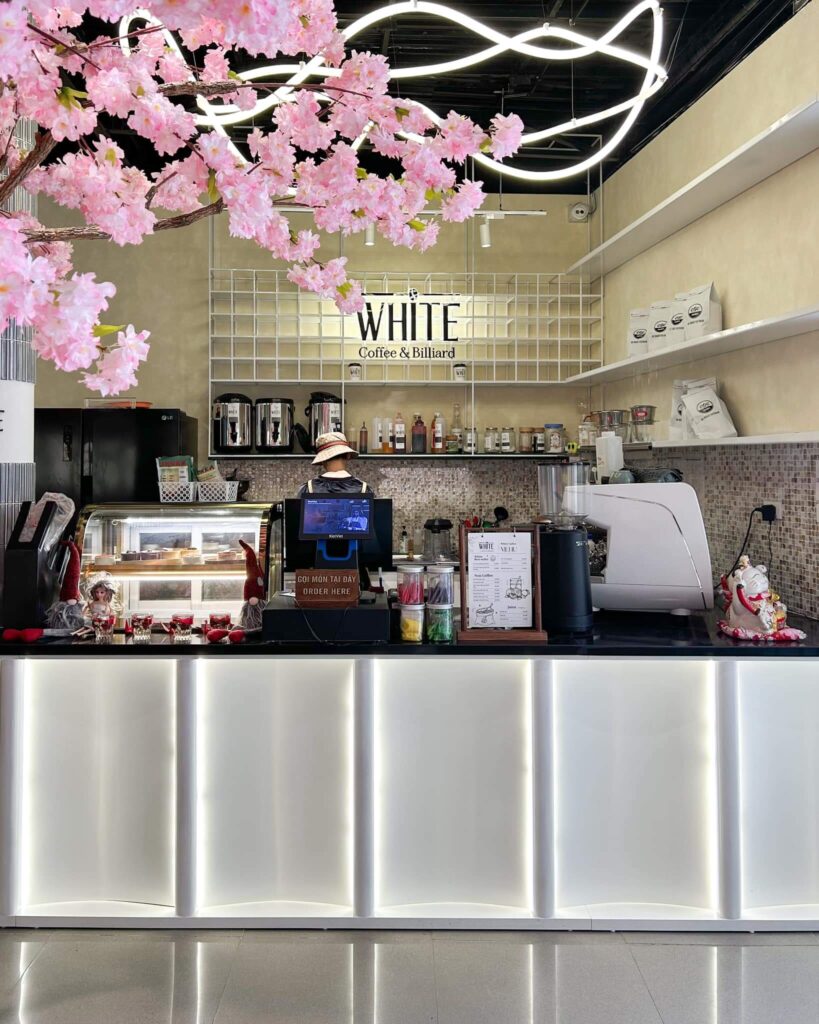 Review quán White Coffee & Billards - 476 Thuỵ Khuê, Tây Hồ, Hà Nội