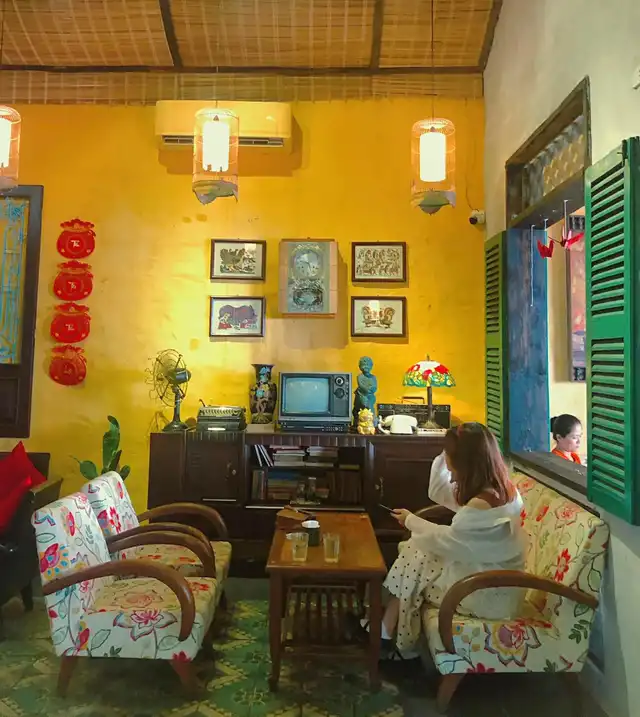 XIU Café 130 Nguyễn Thị Minh Khai, Hải Châu, Đà Nẵng - CAFE ĐẬM CHẤT PHỐ CỔ HỘI AN NGAY TẠI ĐÀ NẴNG
