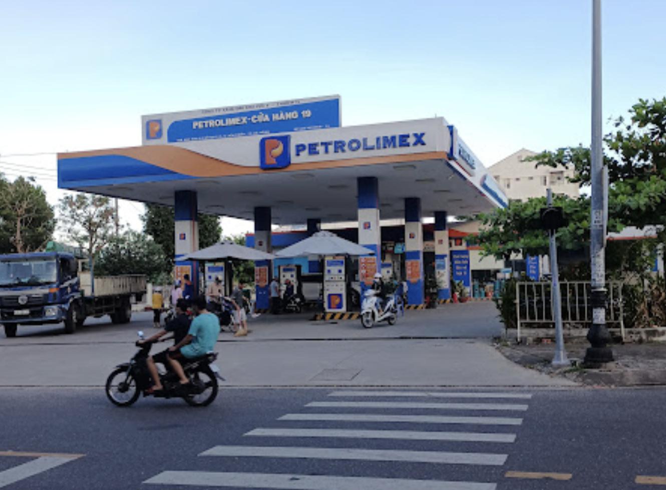 Cửa hàng xăng dầu Petrolimex Số 19