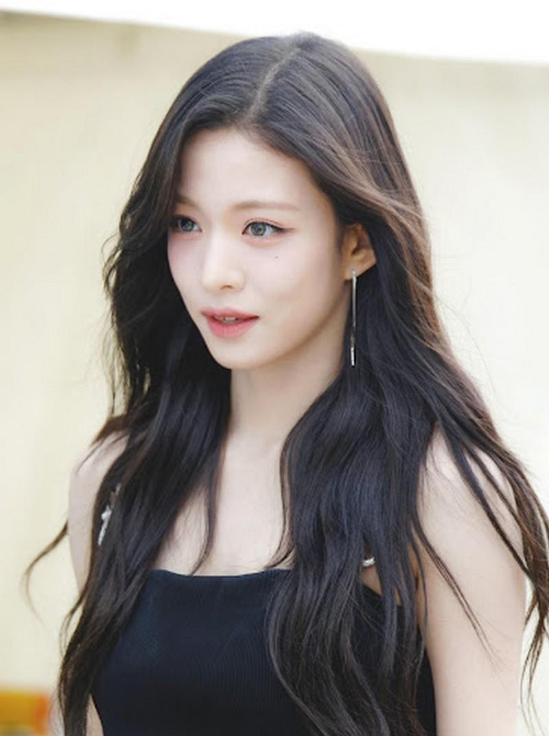 Đời tư của Lee Chaeyoung Fromis_9