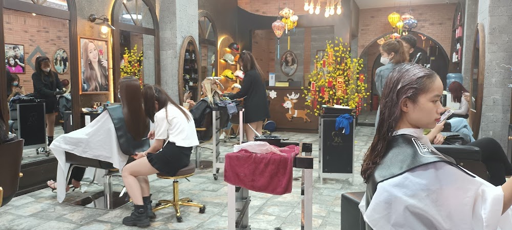 Bắc Trần Tiến Hair Salon | 214A Đ. Nguyễn Trãi, Phường Nguyễn Cư Trinh, Quận 1
