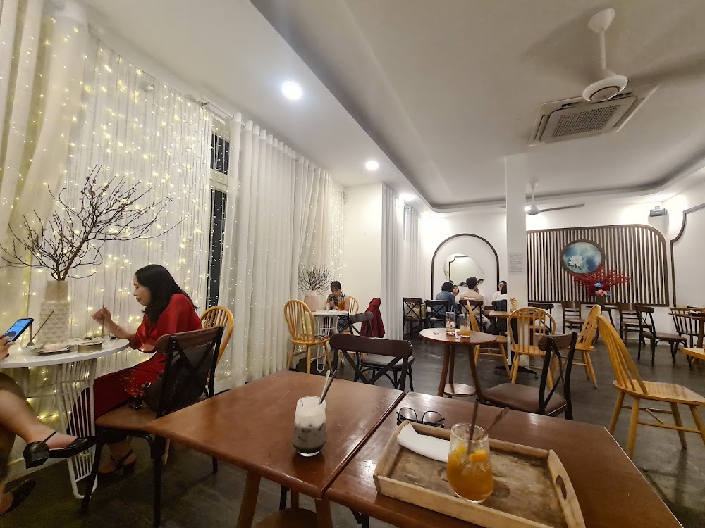 Tiệm trà tháng Tư | 3 Nhất Chi Mai, Phường 13, Tân Bình, TP. HCM