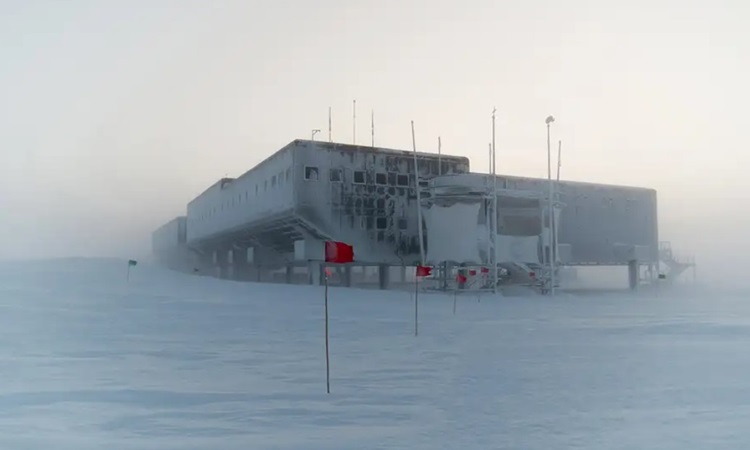 Trạm Amundsen-Scott ở Nam Cực (-82,8°C)
