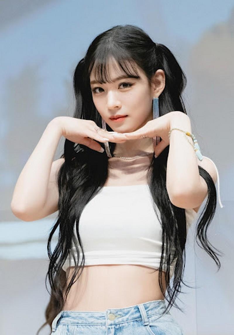 Lee Chaeyoung Fromis_9 là ai? 